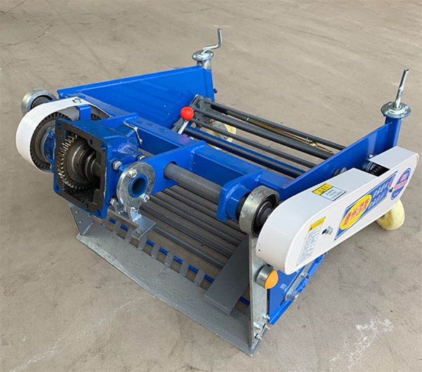 4UC馬鈴薯收獲機(jī)